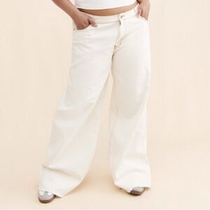 Women's Cream Baggy Jeans Lioness